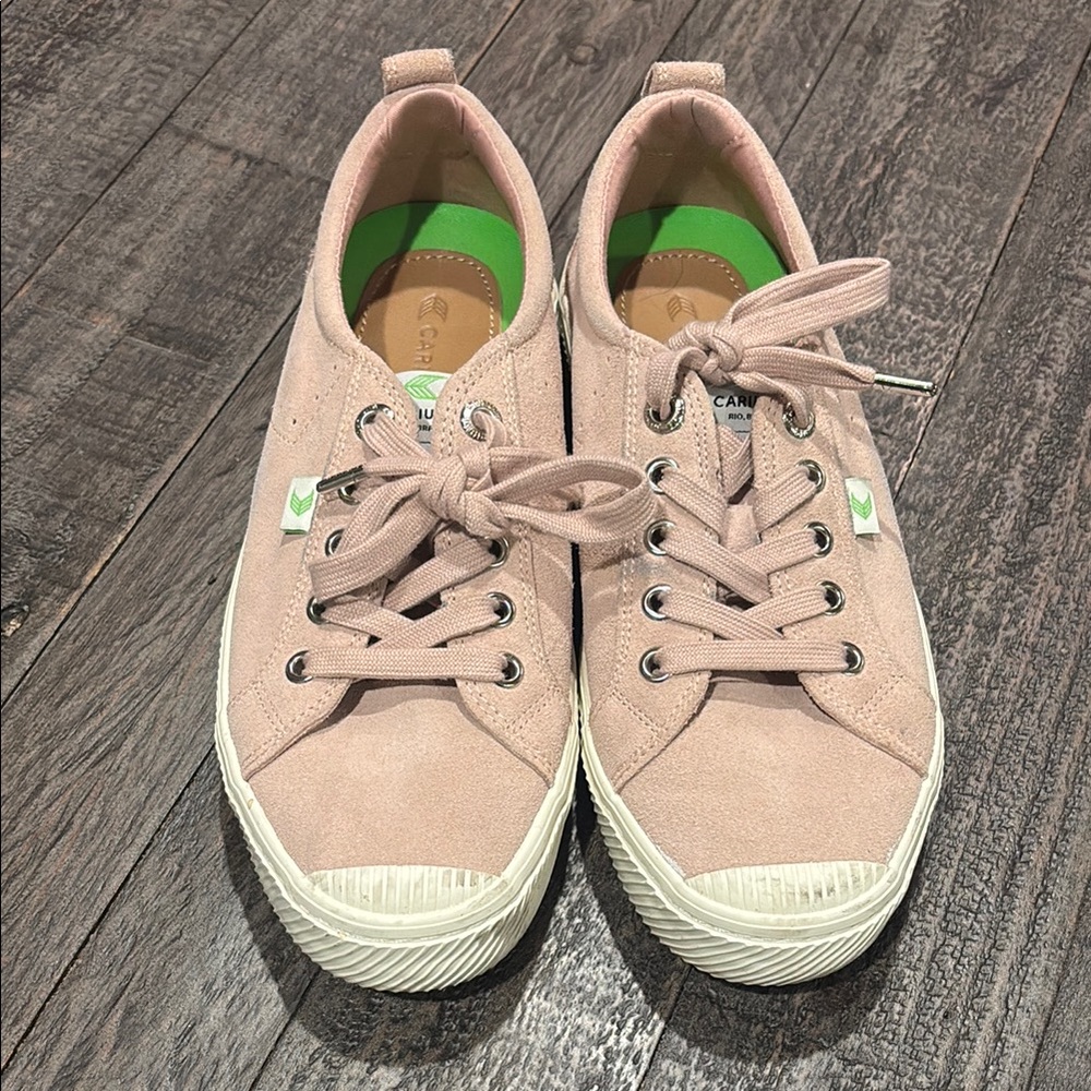 CARIUMA PINK SUEDE SHOES SIZE 8.5 EXCE COND. BUNDLE2SAVE